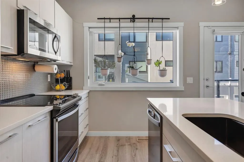 218 Sherwood Square NW, #302