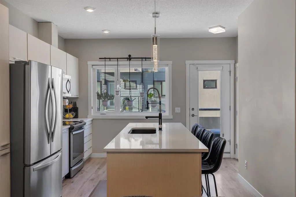 218 Sherwood Square NW, #302