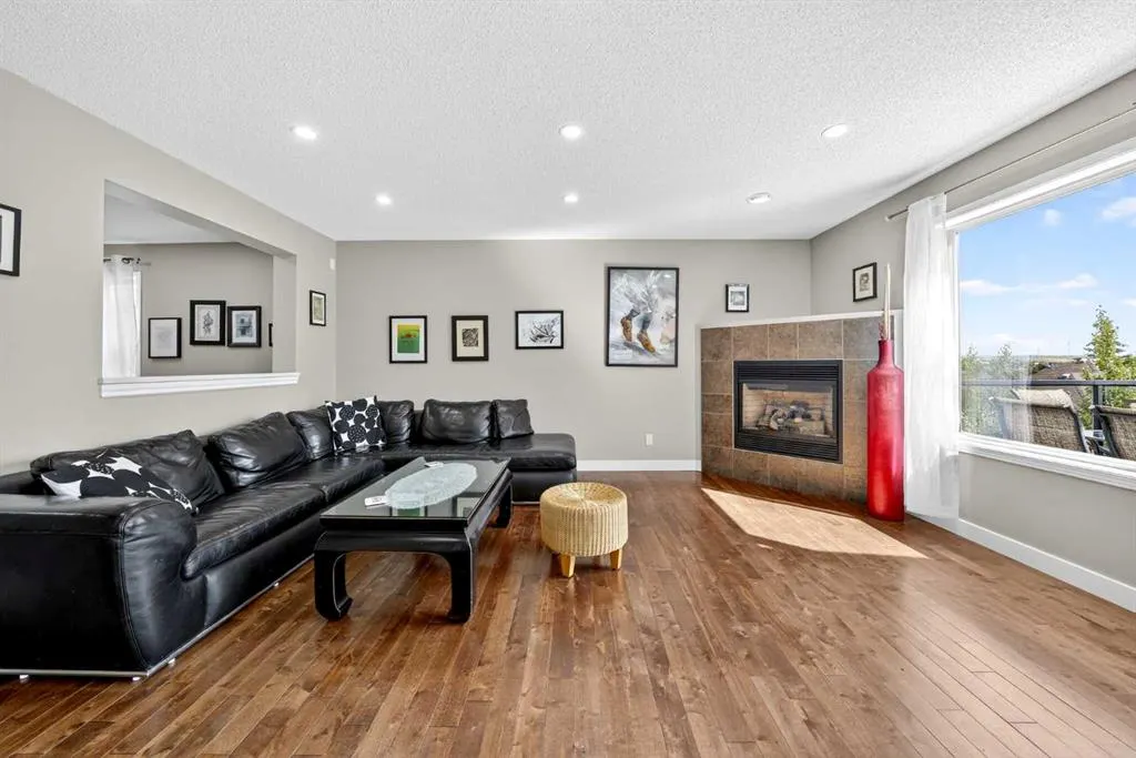 145 Panamount Rise NW