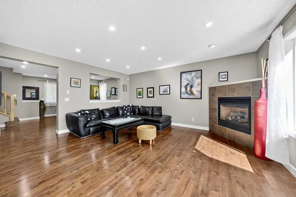 145 Panamount Rise NW
