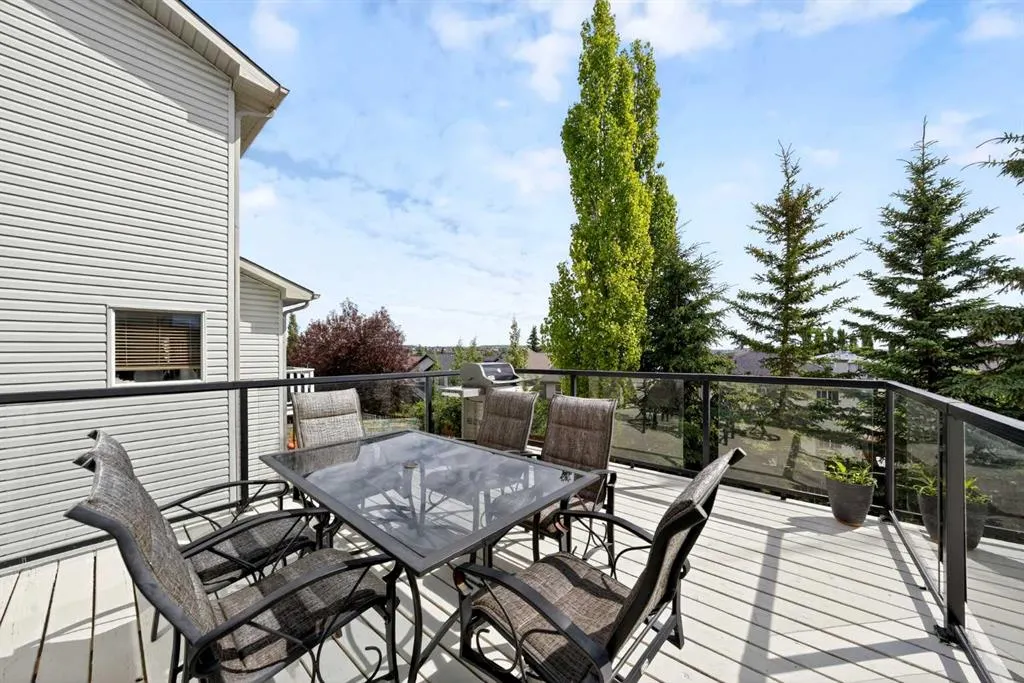 145 Panamount Rise NW