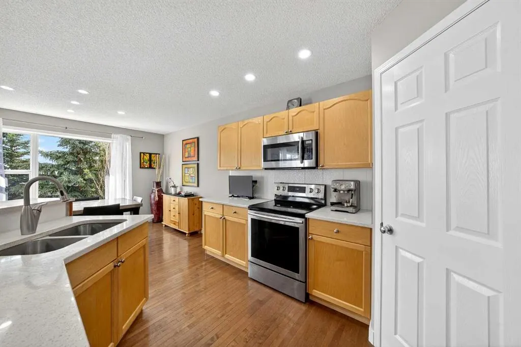 145 Panamount Rise NW