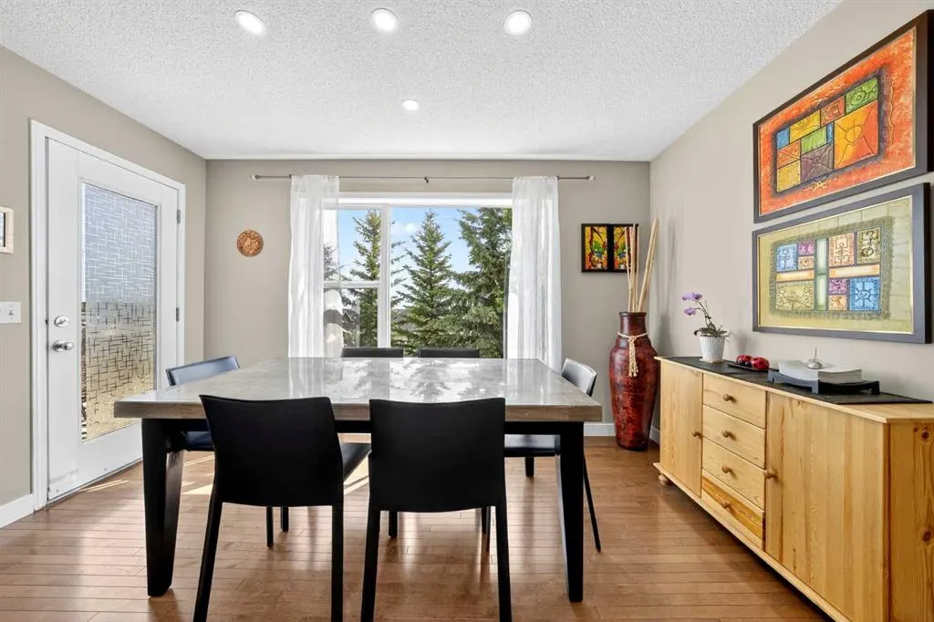145 Panamount Rise NW