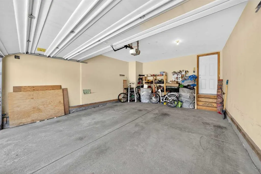 145 Panamount Rise NW