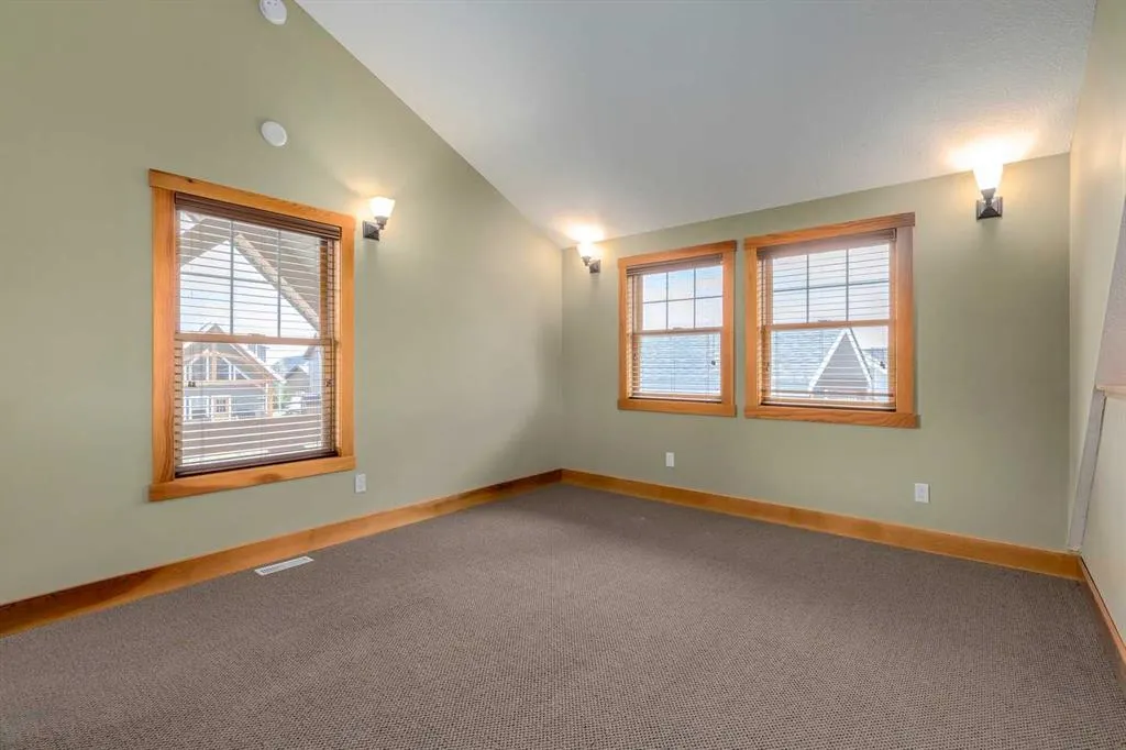209 Cottageclub Crescent