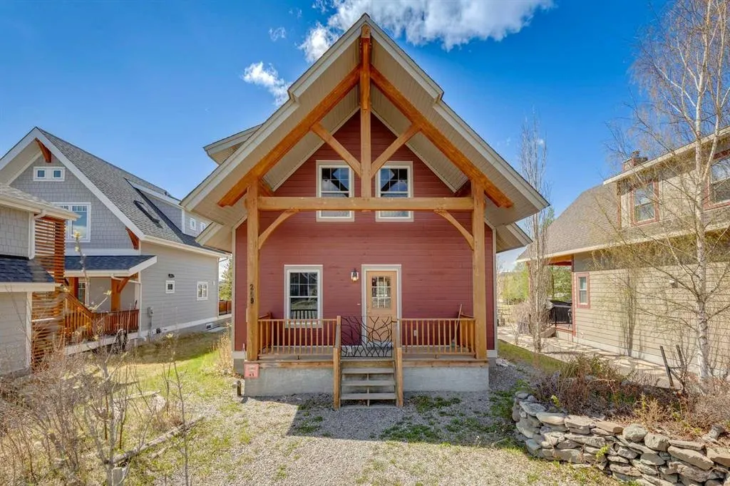 209 Cottageclub Crescent
