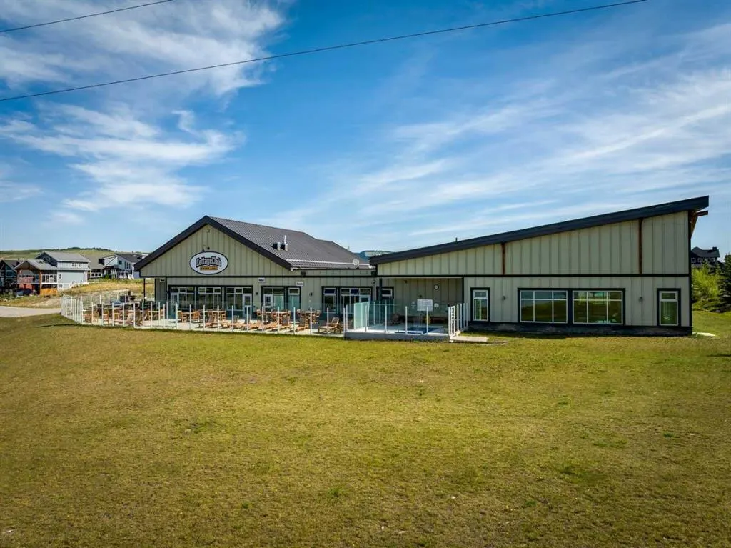 209 Cottageclub Crescent
