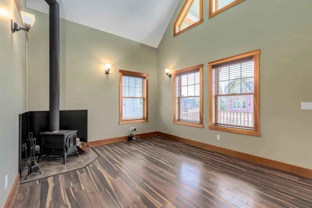 209 Cottageclub Crescent