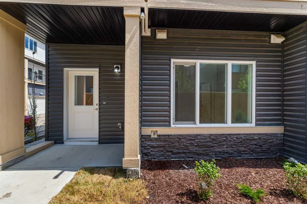 90 Corner Meadows Manor NE, #603