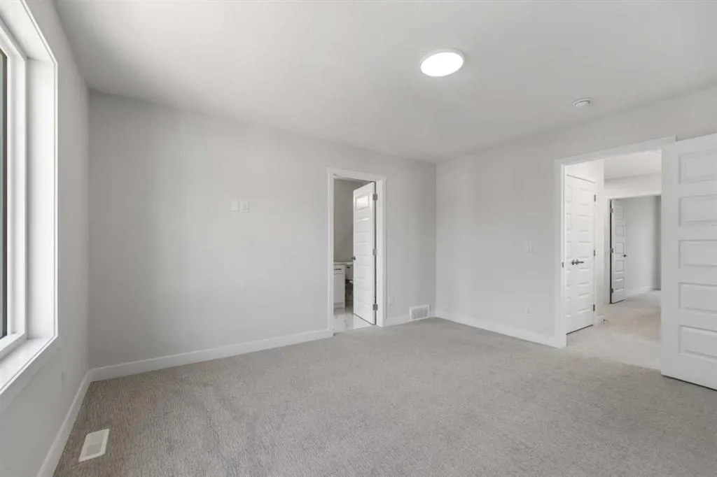90 Corner Meadows Manor NE, #603