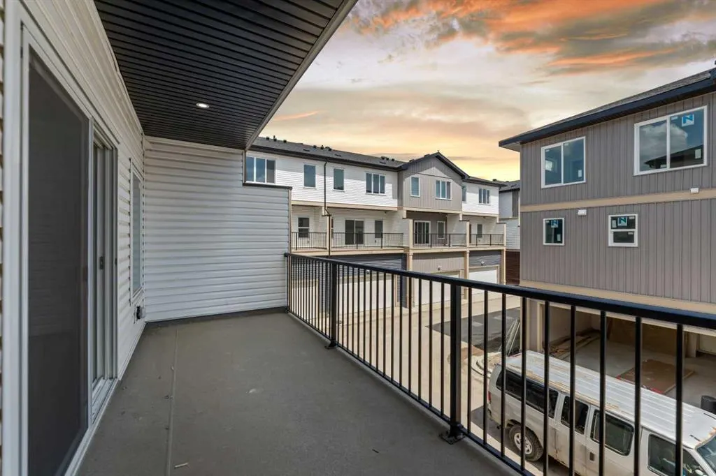 90 Corner Meadows Manor NE, #603