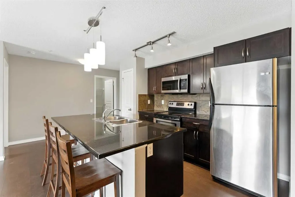 250 New Brighton Villas SE, #206
