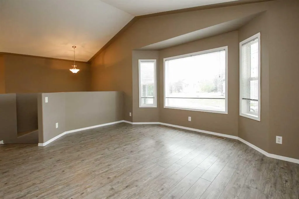 27 Inkster Close