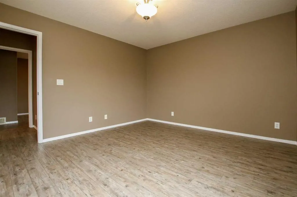 27 Inkster Close
