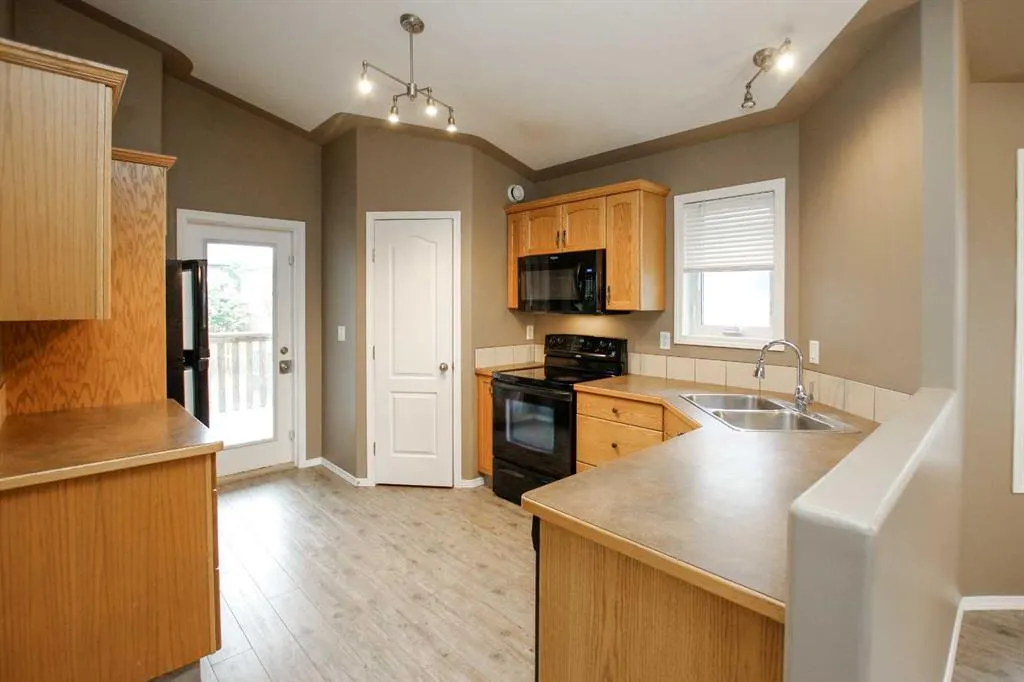 27 Inkster Close