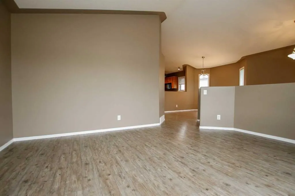 27 Inkster Close