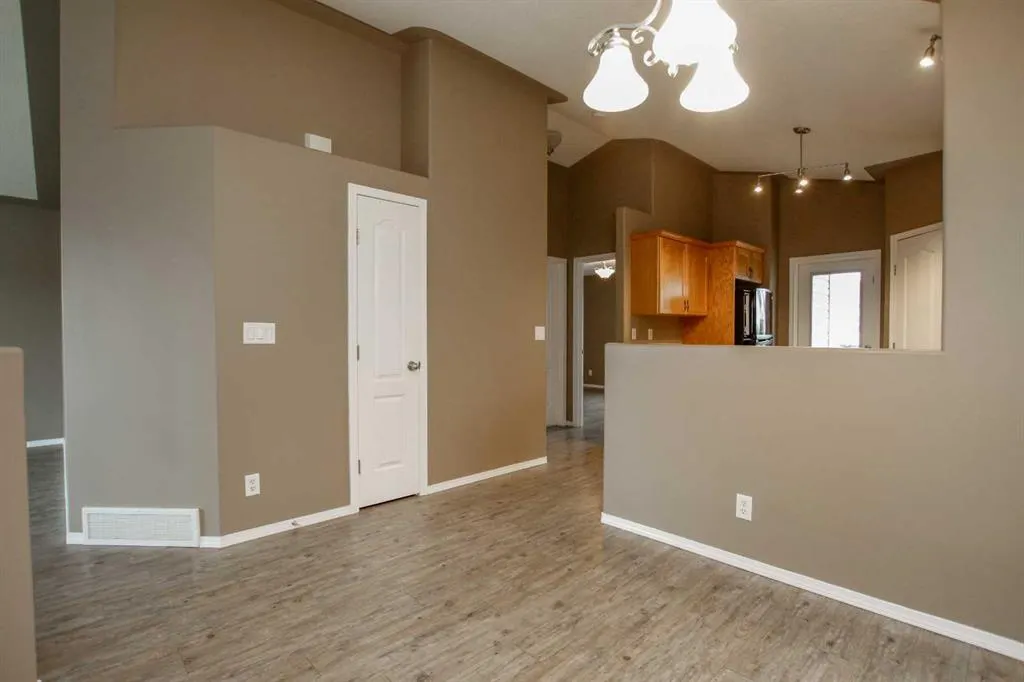 27 Inkster Close