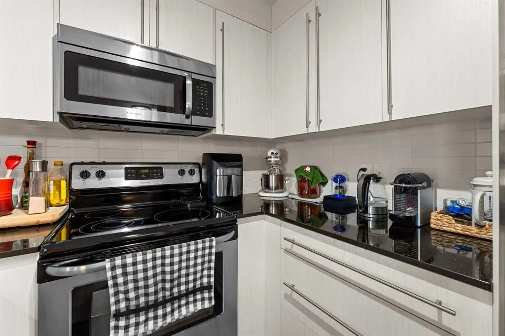11 Mahogany Row SE, #3407