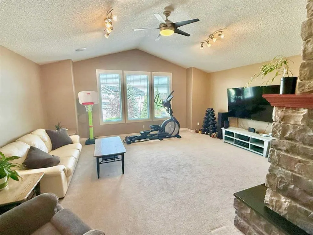215 Hawkmere Road