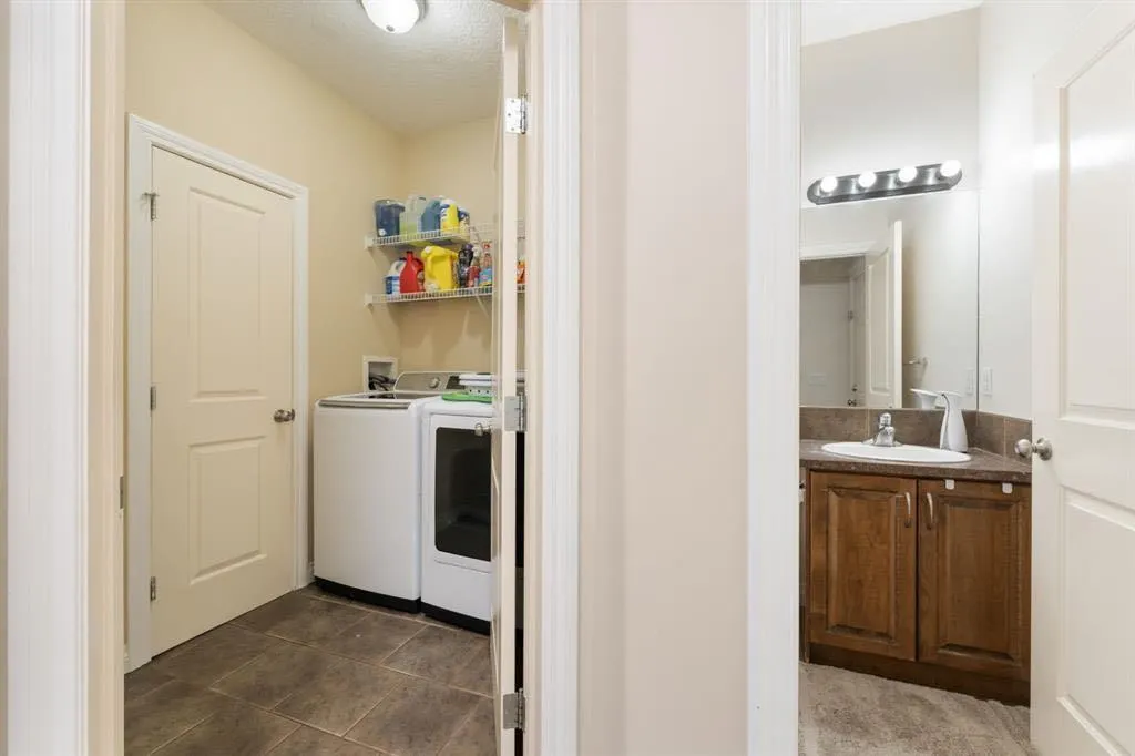 107 East Lake View
