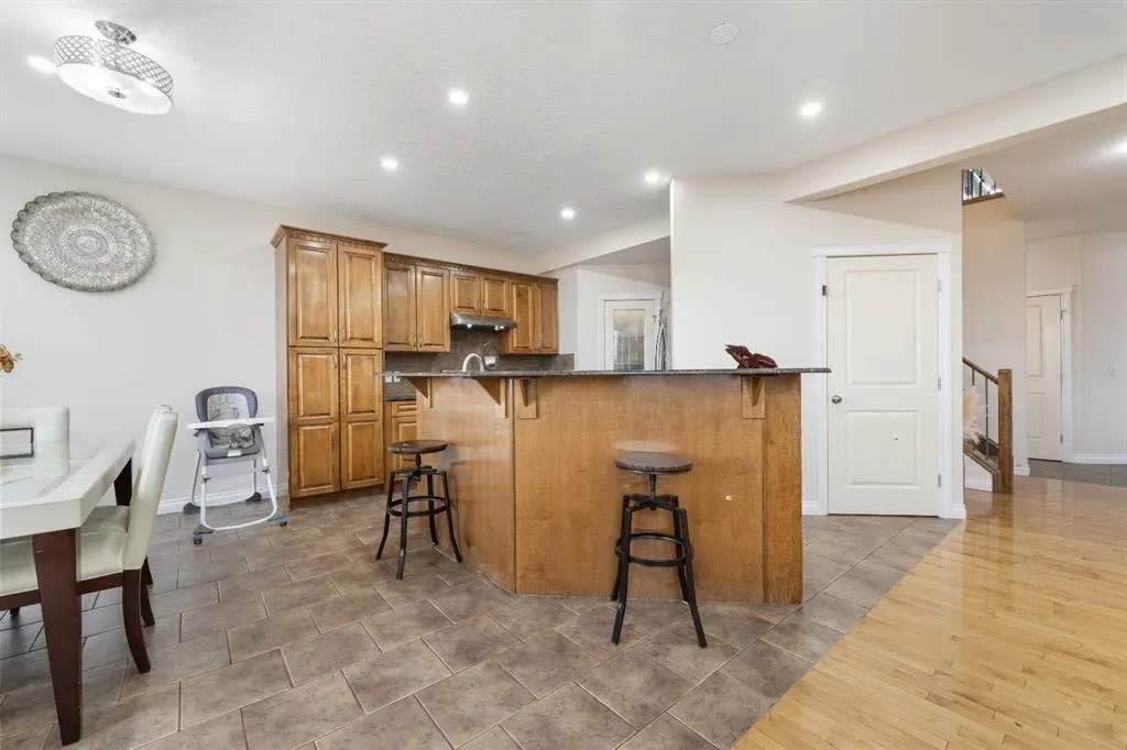107 East Lake View