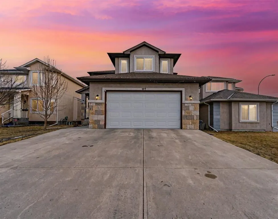 107 East Lake View