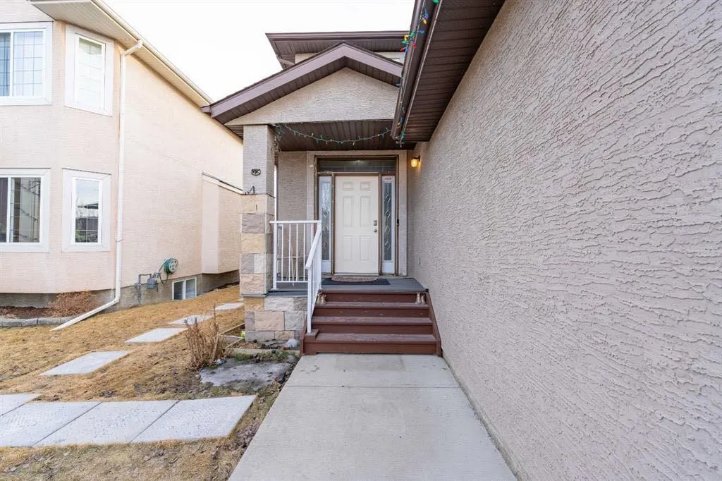 107 East Lake View