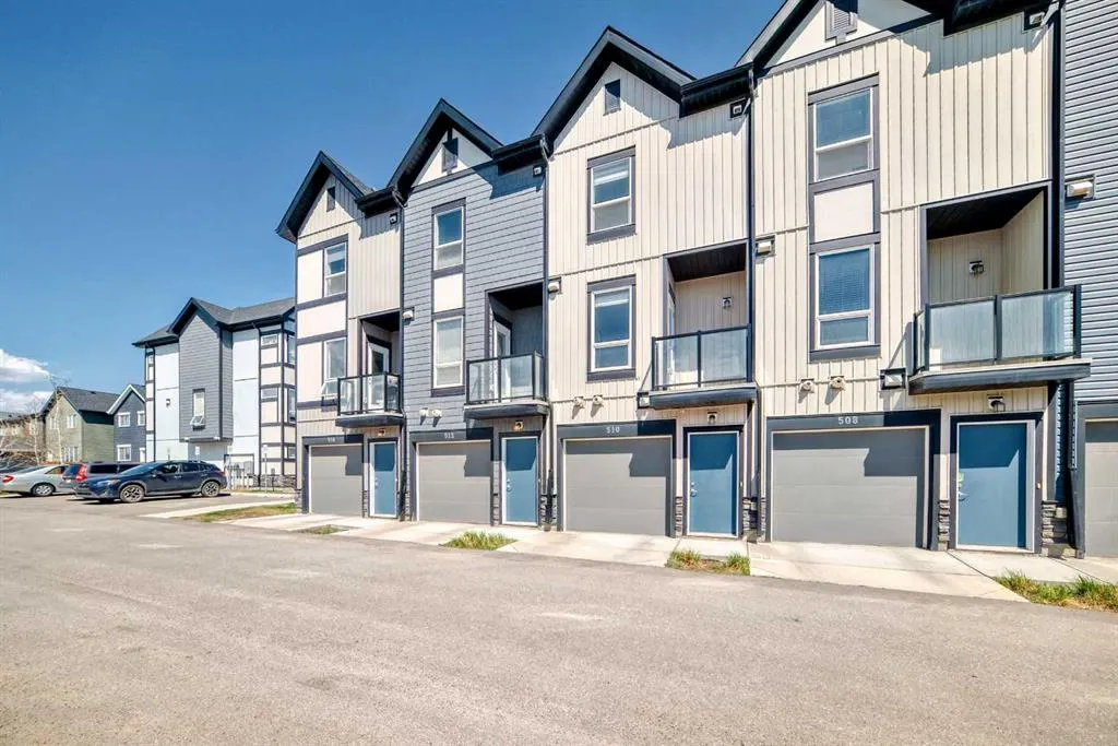 15 Evanscrest Park NW, #510