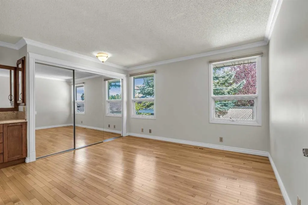 203 Edgeland Road NW