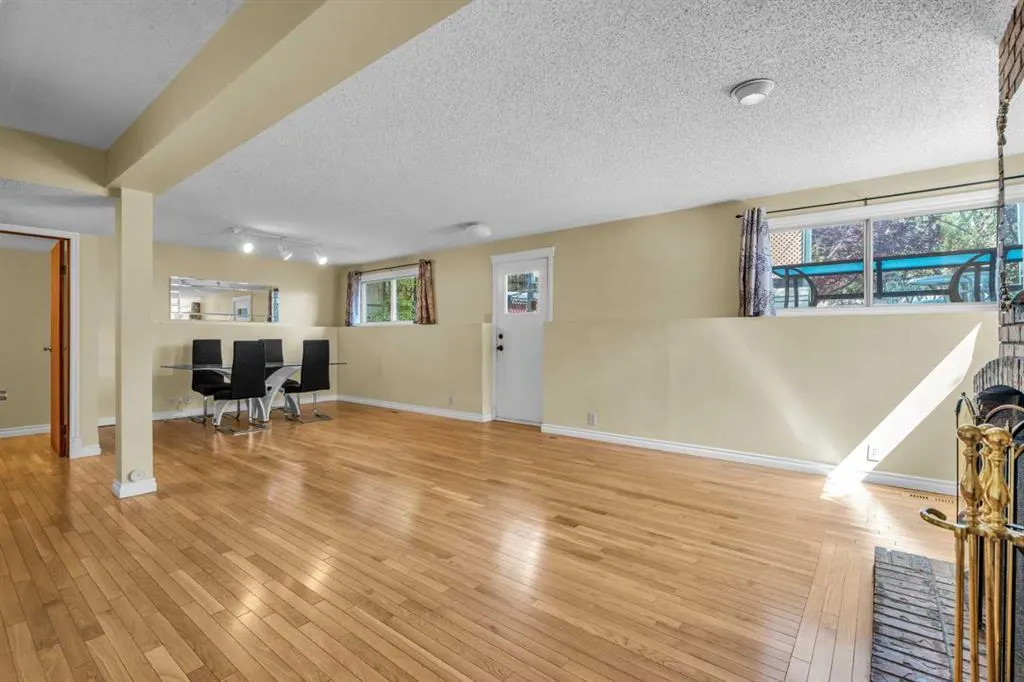 203 Edgeland Road NW