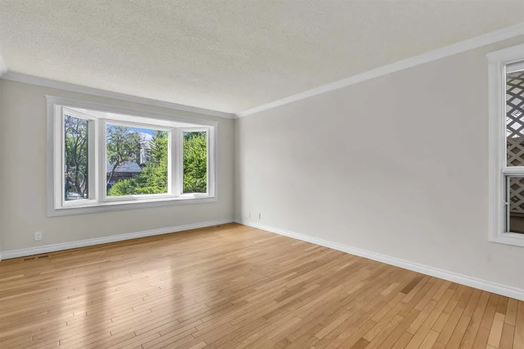 203 Edgeland Road NW