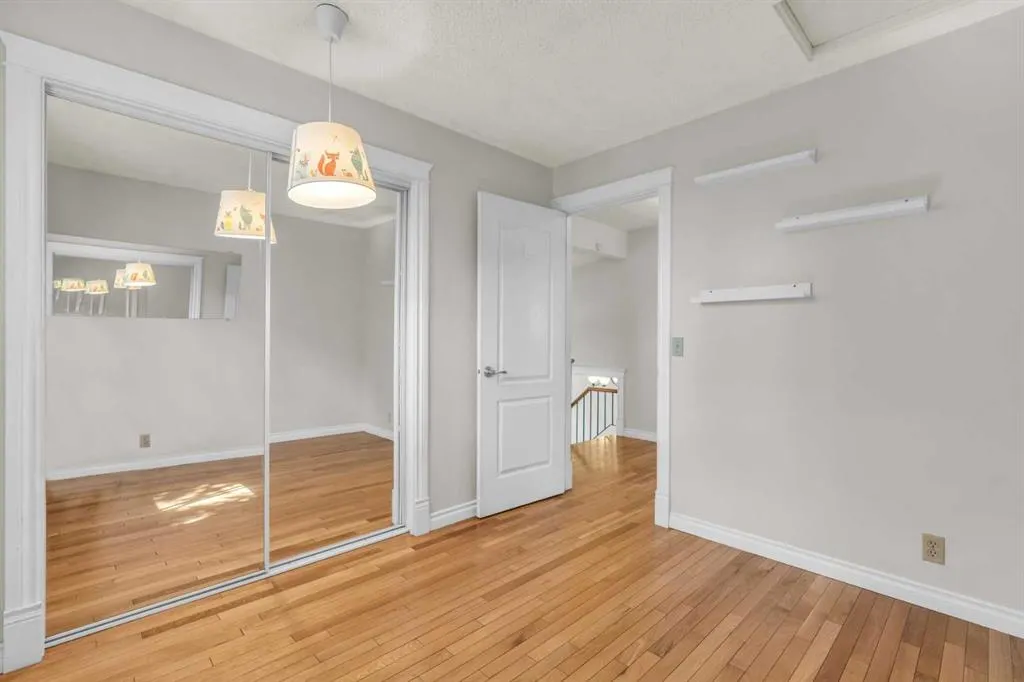 203 Edgeland Road NW
