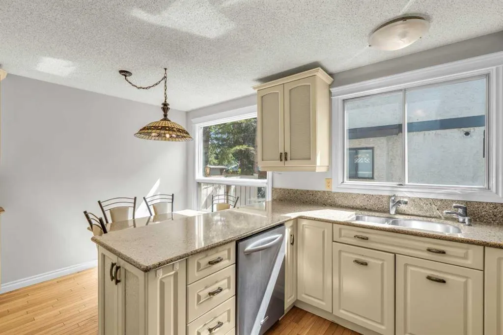 203 Edgeland Road NW