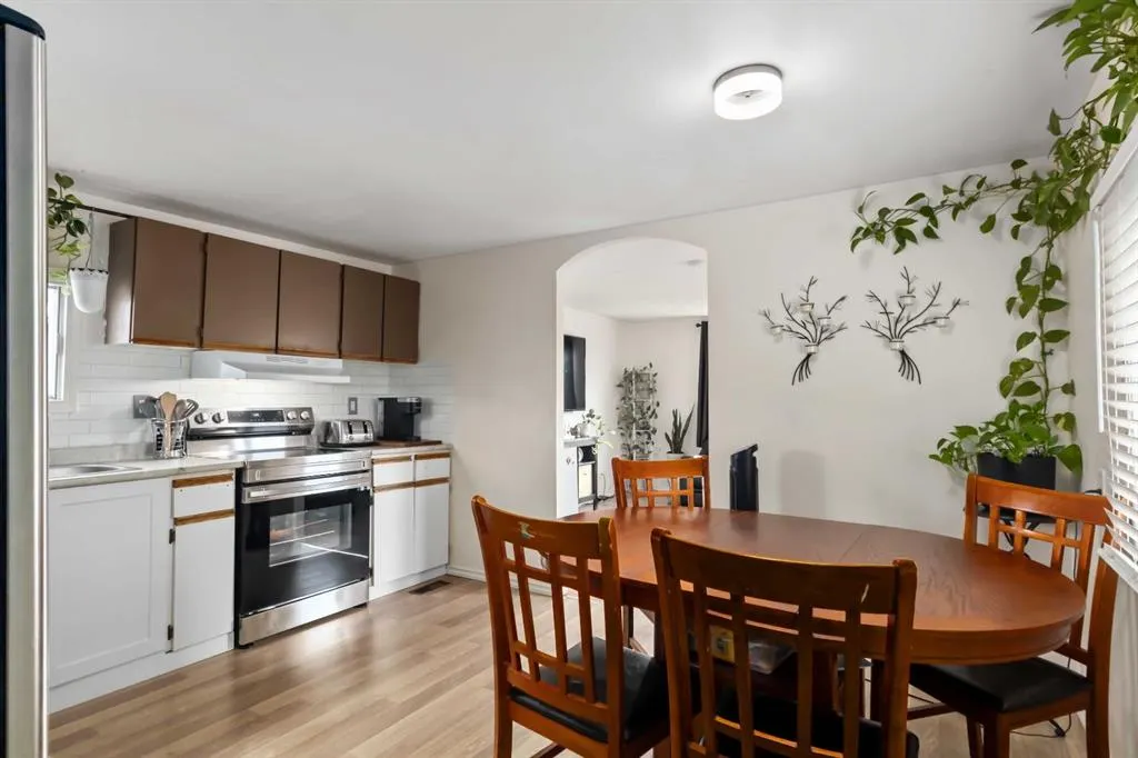 224 GRANDVIEW Crescent