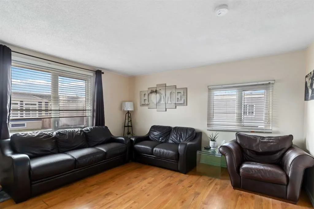 224 GRANDVIEW Crescent