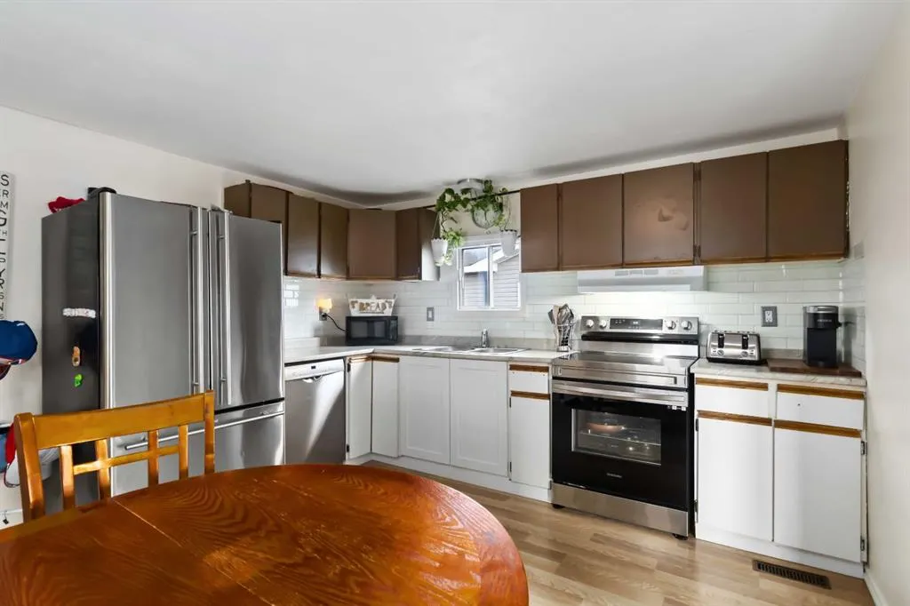 224 GRANDVIEW Crescent