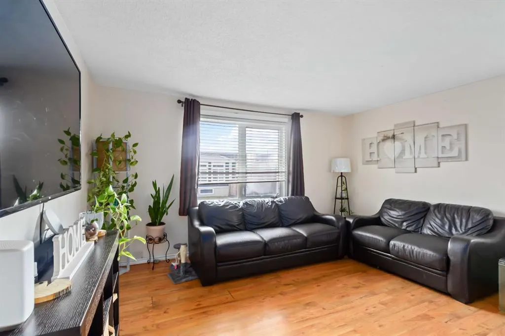 224 GRANDVIEW Crescent