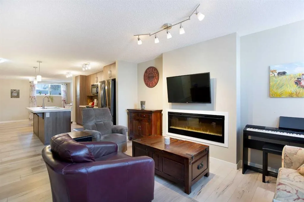416 Mckenzie Towne Close SE