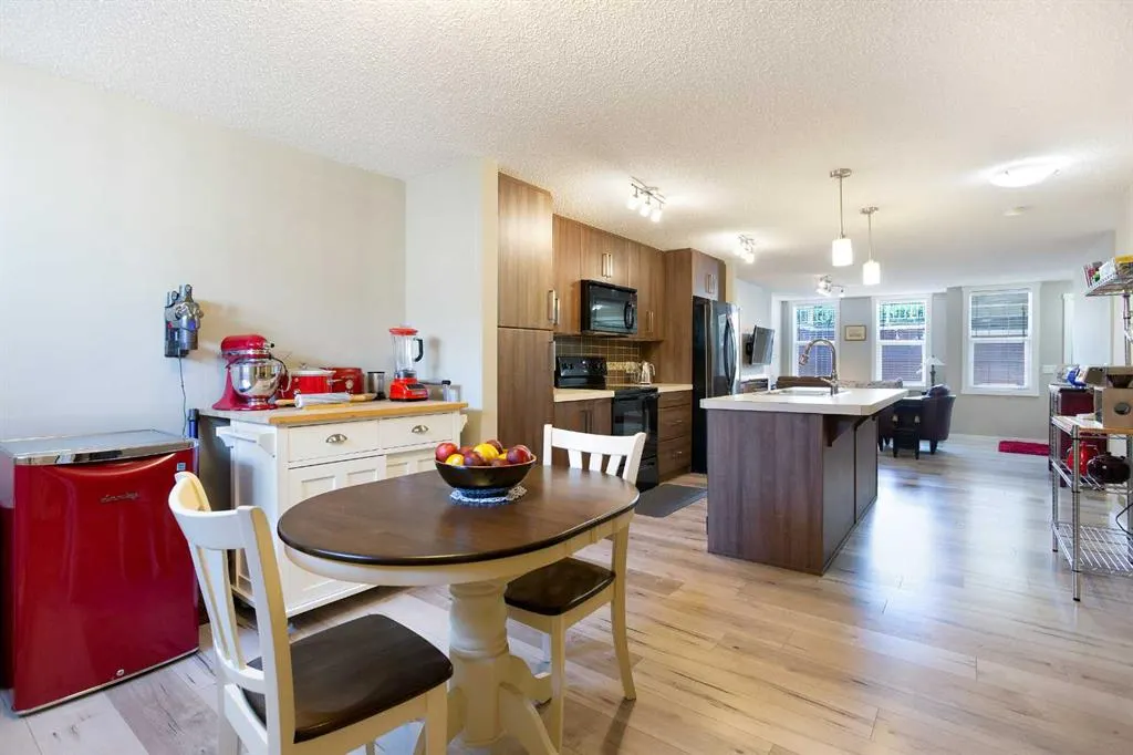 416 Mckenzie Towne Close SE