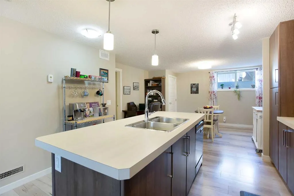 416 Mckenzie Towne Close SE