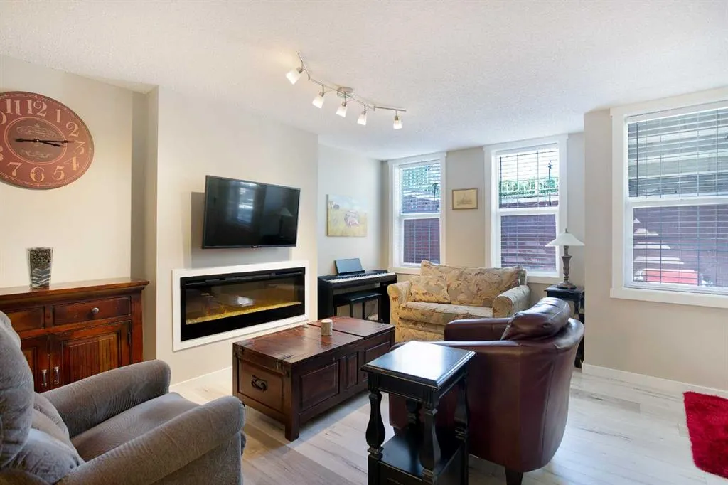 416 Mckenzie Towne Close SE