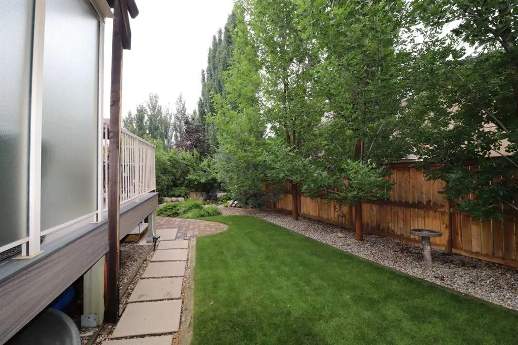 22 Riverview Crescent W