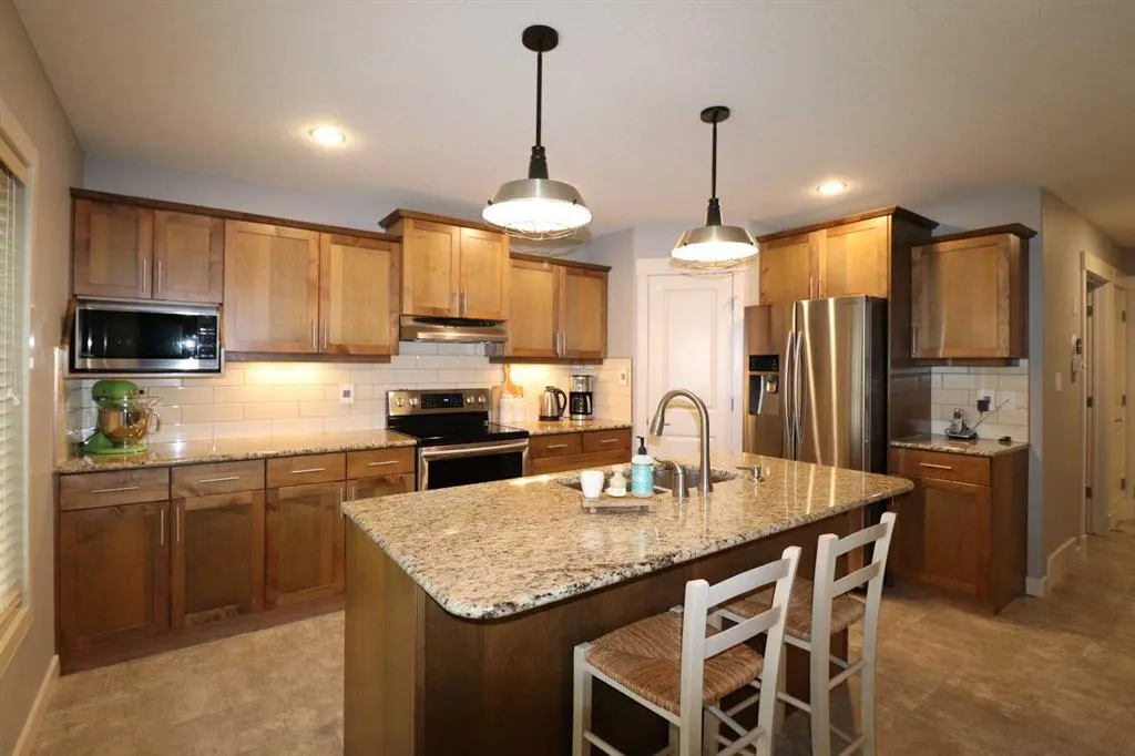 22 Riverview Crescent W