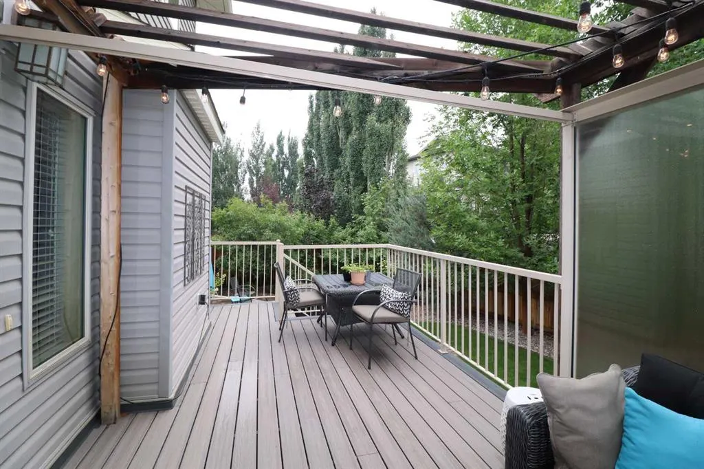 22 Riverview Crescent W