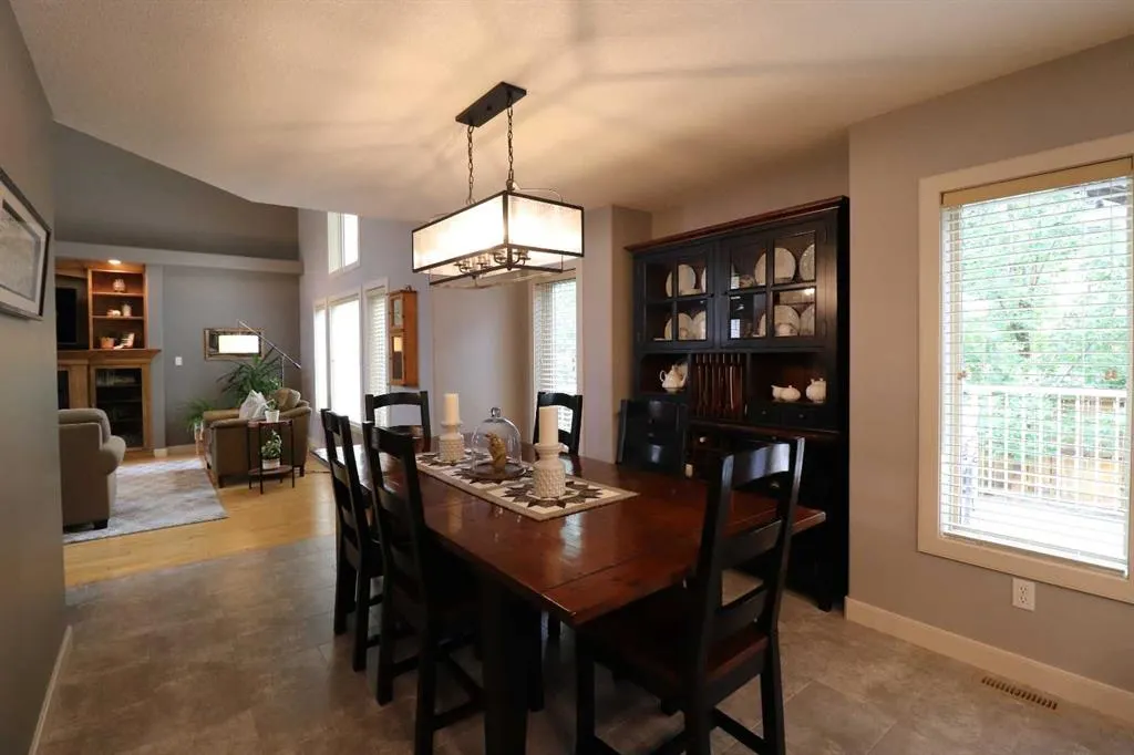22 Riverview Crescent W