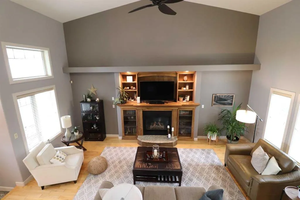 22 Riverview Crescent W