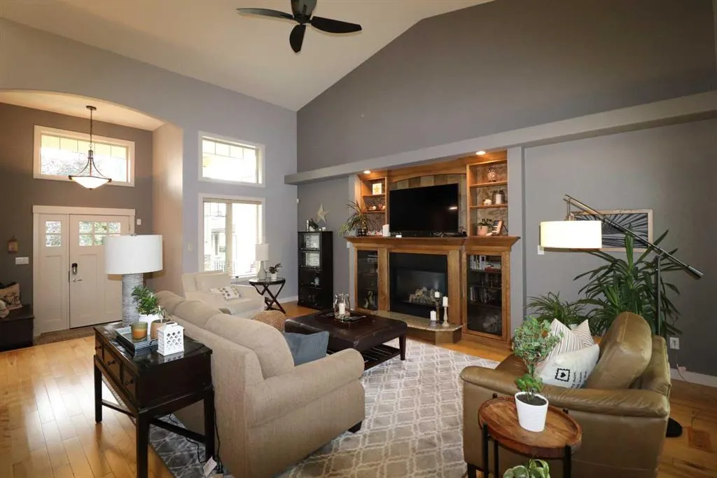 22 Riverview Crescent W