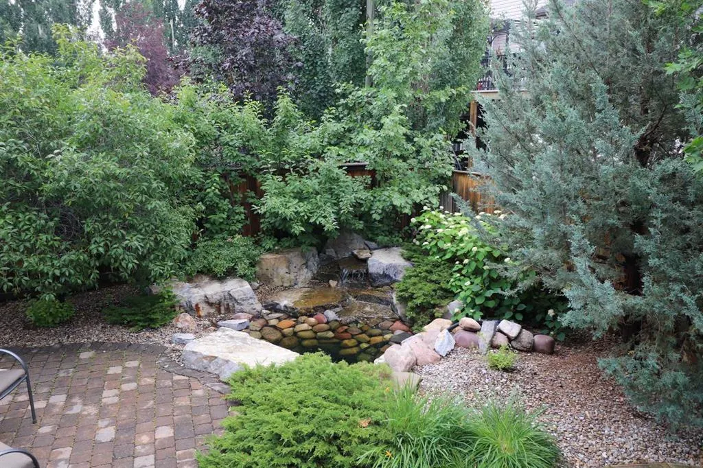 22 Riverview Crescent W