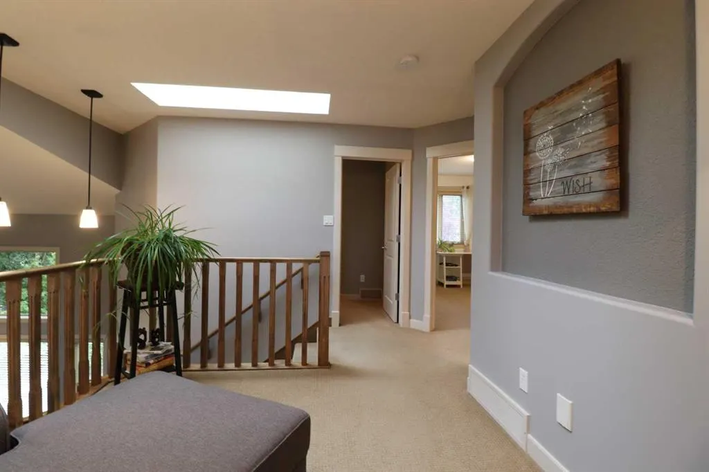 22 Riverview Crescent W