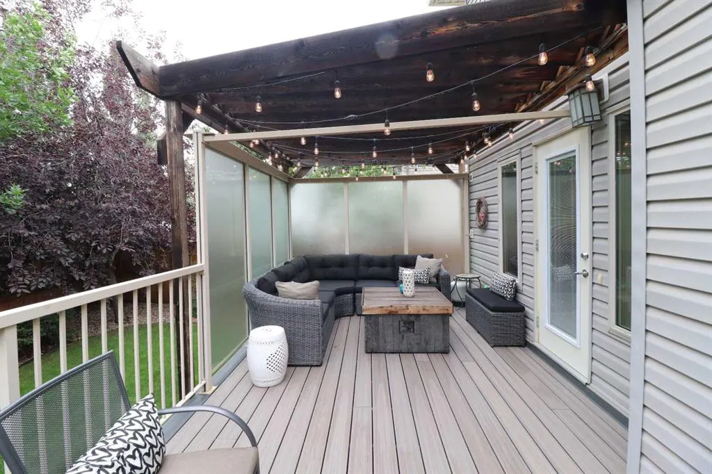 22 Riverview Crescent W